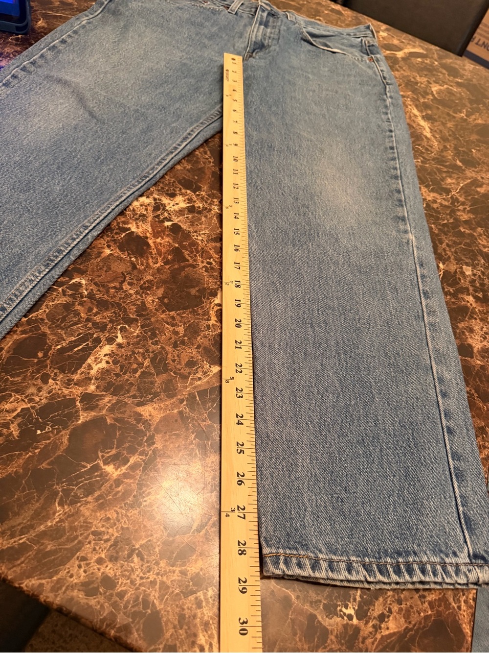 Levi’s 550 Relaxed Fit Men’s Jeans W34 L30 Light Wash Blue Denim - Picture 3 of 8